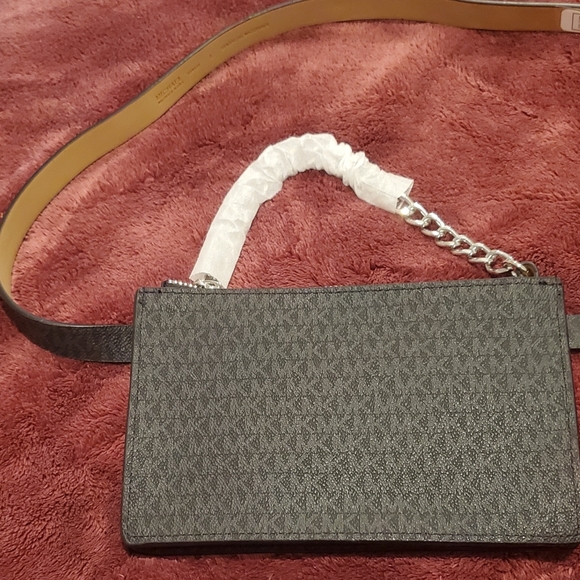 Michael Kors - Picture 2 of 12